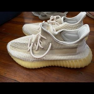 Brand new yeezys!! US 7 man fits a 8 woman